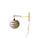 Mid-Century Swing-Arm Wandlamp Met Bijennest Kap