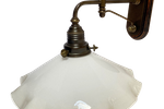 Vintage Wandlamp Met Geschulpte Glazen Kap, Brons En Hout