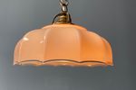 Roze Glazen Hanglamp Met Messing Armatuur