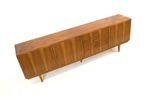 Groot Vintage Dressoir Met Lades En Deuren Gemaakt In De Jaren '60