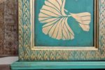 vintage-kast-in-turquoise-met-goud-ginkgo-patronen-india-ibiza