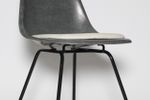Vintage Design Stoelen Eames Fiberglass/ Glasvezel Chairs