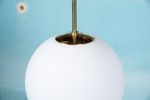 Vintage Melkglazen Bollamp Met Messing Armatuur, Glashütte
