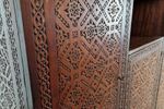 Grote Antieke Kast In Marokkaanse Stijl | Houten Gebeeldhouwde Kast