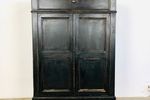Antieke Zwarte 2-Deurs Kast Met Lade